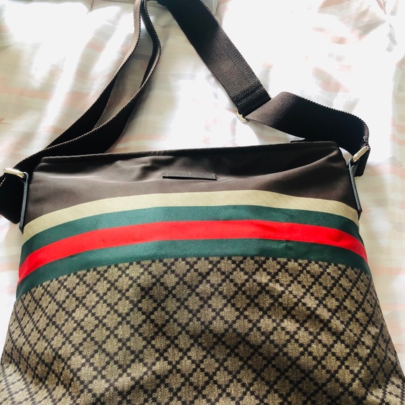 Gucci Bag - Picture 2 of 3
